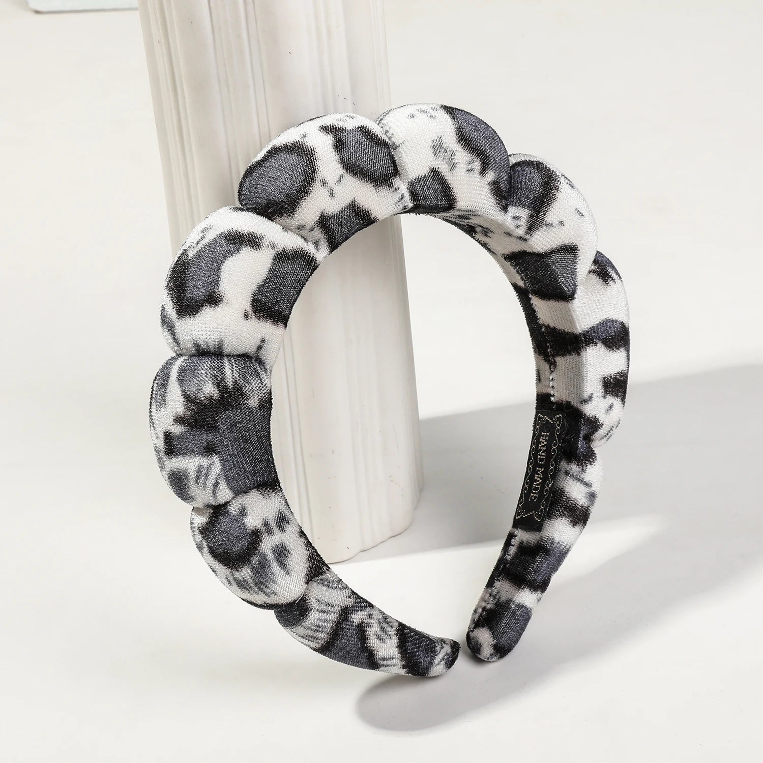 1 Pcs Spa Headband for Washing Face,No-Slip Leopard Sponge Makeup Skincare Hair Band for Women Girl Puffy Padded Headwear